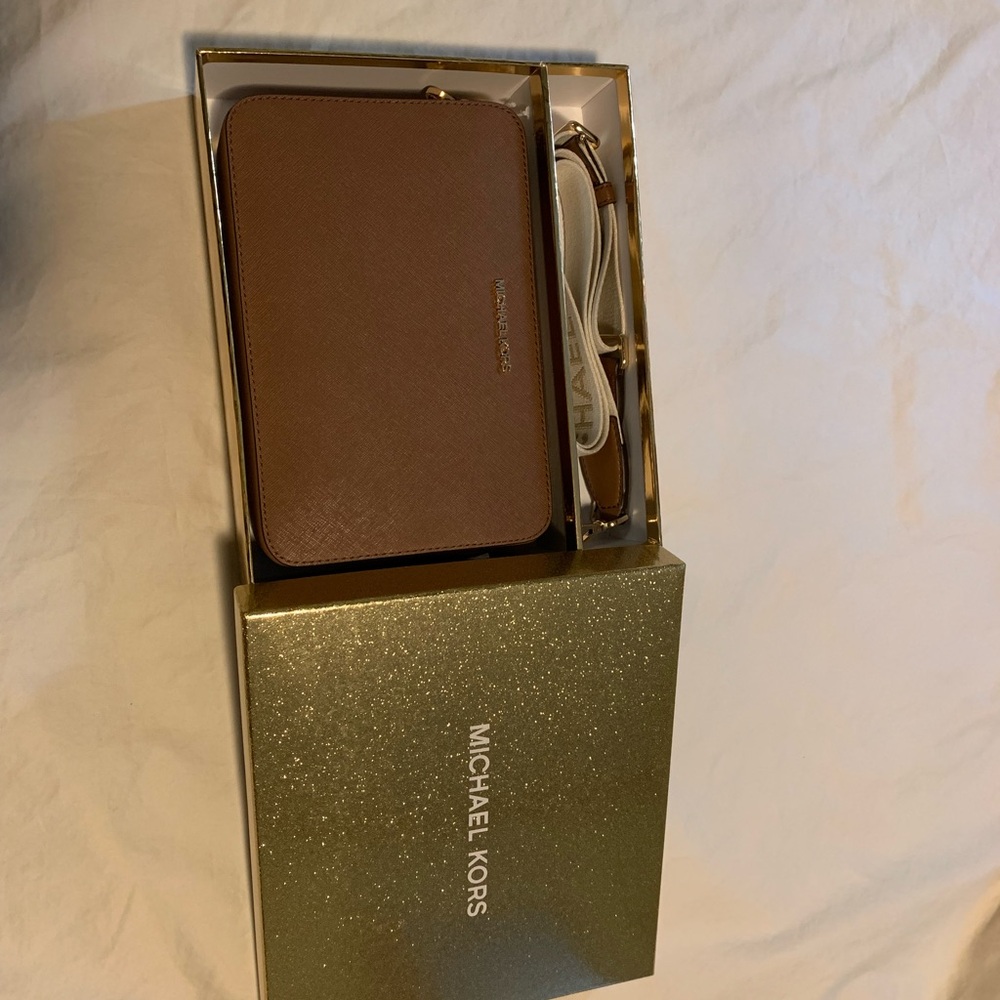 Jet Set Crossbody